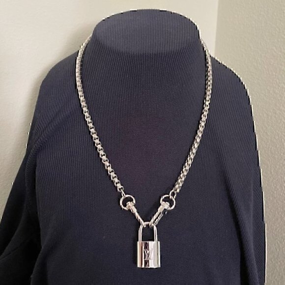 New LV Louis Vuitton Silver-Toned Lock on 24" Box Link Chain Necklace - Picture 1 of 3